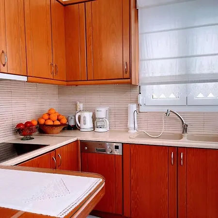 Georgia Centre Flat - 10 Min From The Апартаменты *