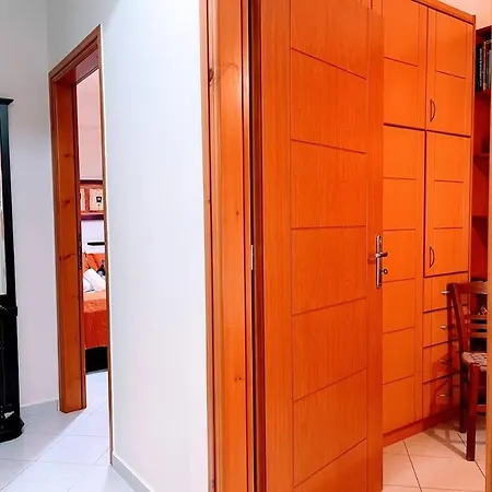 Georgia Centre Flat - 10 Min From The Апартаменты Ретимно