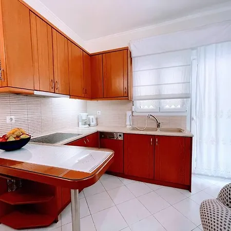 Georgia Centre Flat - 10 Min From The Апартаменты