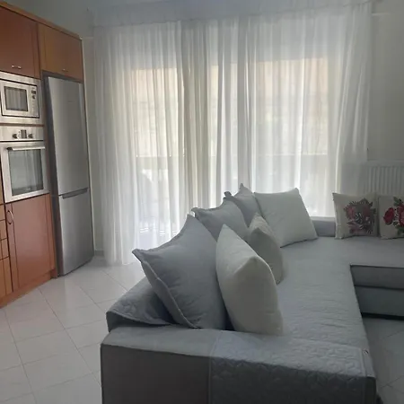 Апартаменты Georgia Centre Flat - 10 Min From The *